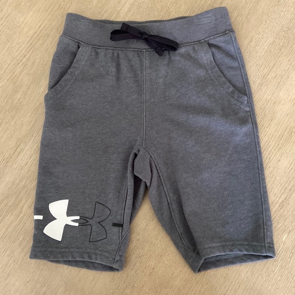 Under Armour Other - Boys Under Armour Cotton Shorts              Size youth small
